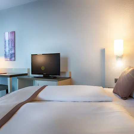 Leonardo Hannover Airport 4*