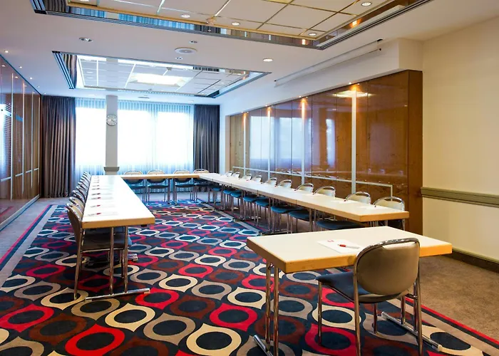 Leonardo Hannover Airport Отель 4*