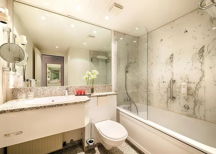 Hotel Leonardo Hannover Airport 4*